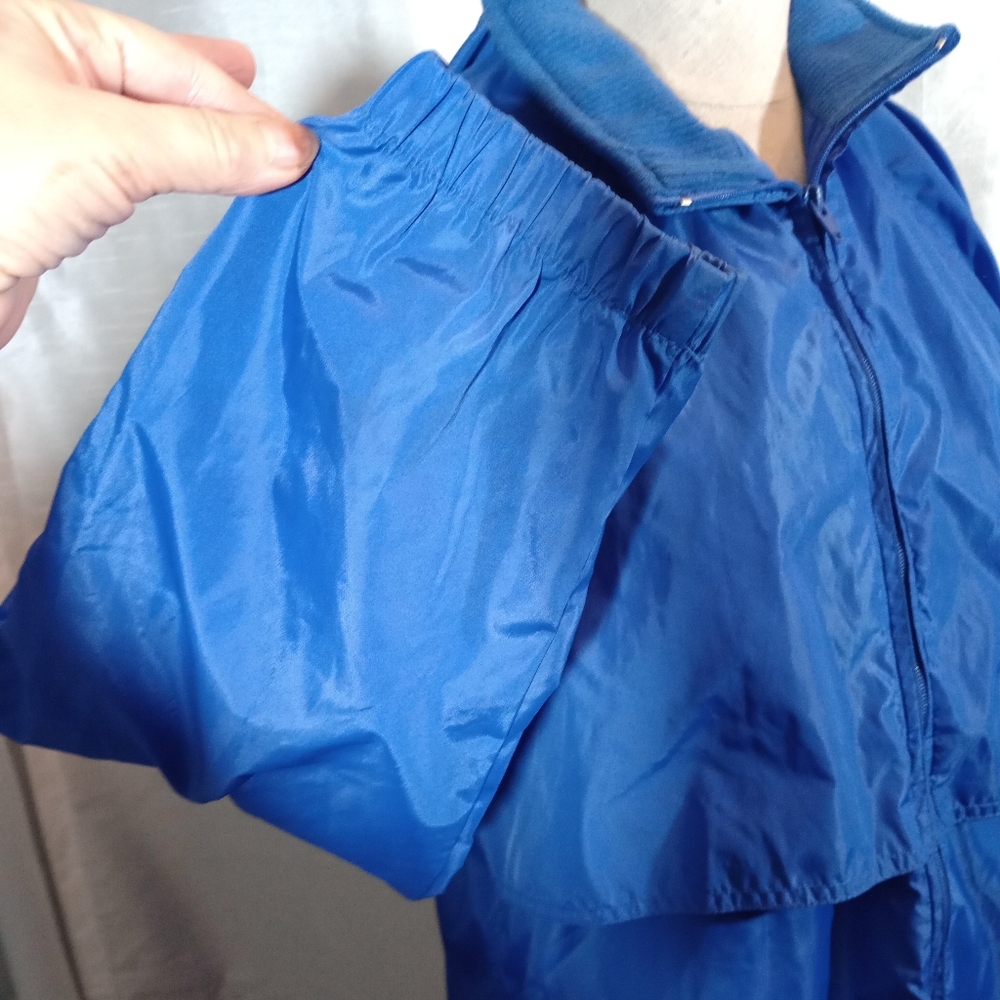 Eddie Bauer Windbreaker Jacket, Hide-A Hood/water resistant/ZipUp/Pckts, blue, M - Picture 11 of 12
